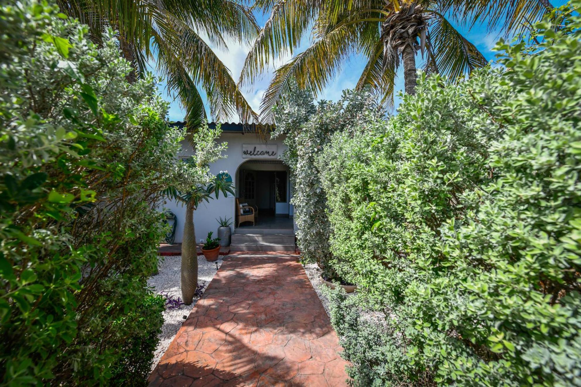Aloe B&B Oranjestad Exterior photo